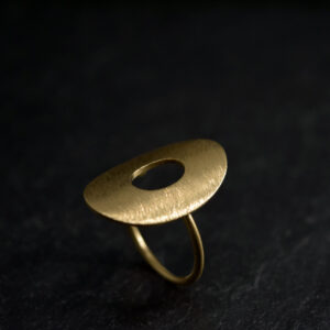 Ring i sølv, Oxyderet, forgyldt og guld