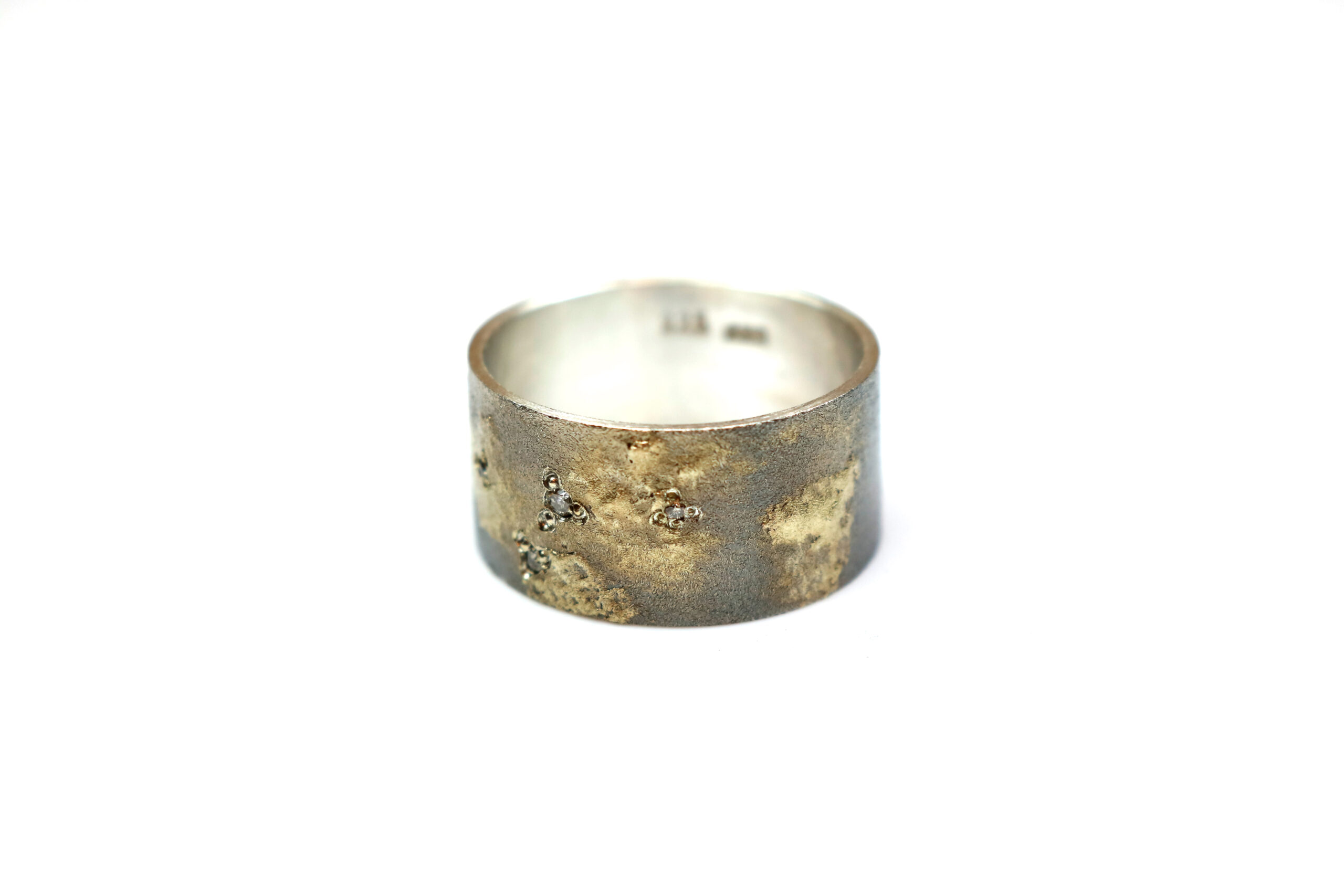 Ring med guld og diamanter