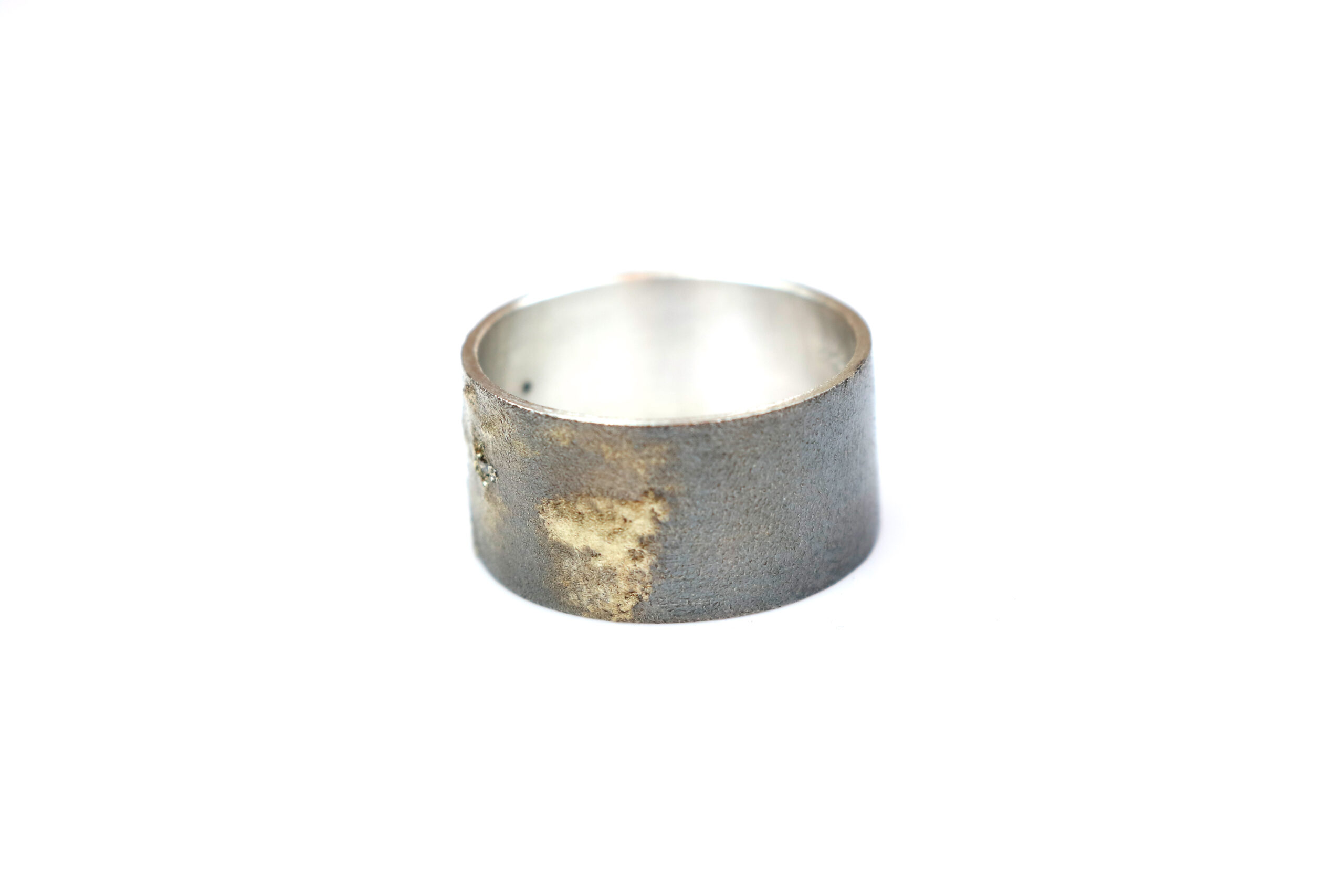Ring med guld og diamanter