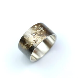 Ring med guld og diamanter